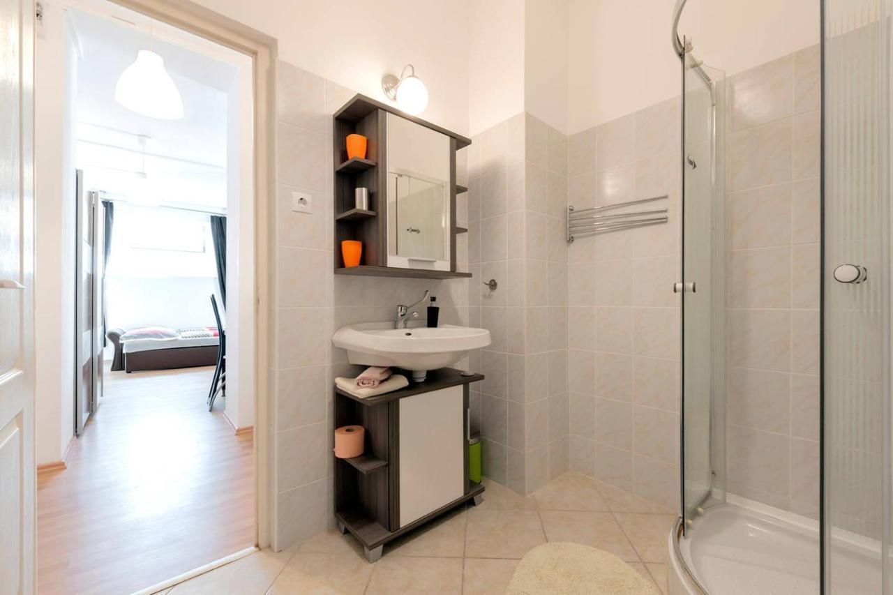 2 Studio Budapest Bagian luar foto