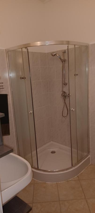 2 Studio Budapest Bagian luar foto