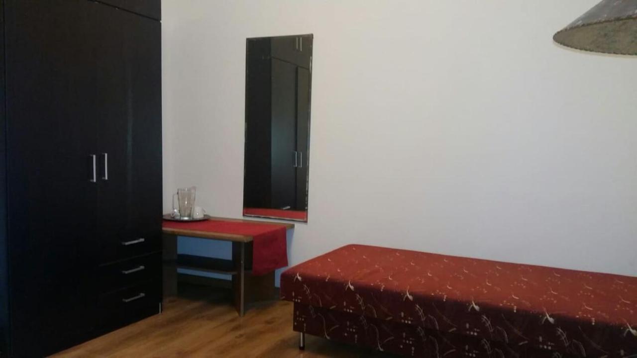 2 Studio Budapest Bagian luar foto